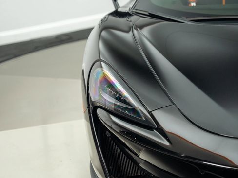 Used 2019 McLaren 570S Spider image 21
