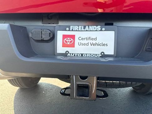 Used 2025 Toyota Tacoma SR5 AWD/4WD image 10