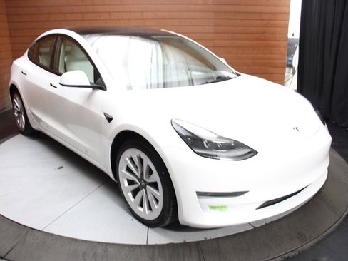 Used 2022 Tesla Model 3 image 14