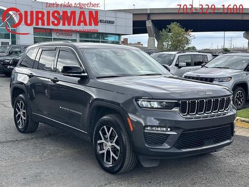 Used 2023 Jeep Grand Cherokee Limited AWD/4WD image 1