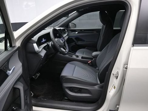 New 2026 Volkswagen Tiguan SE R-Line AWD/4WD image 9