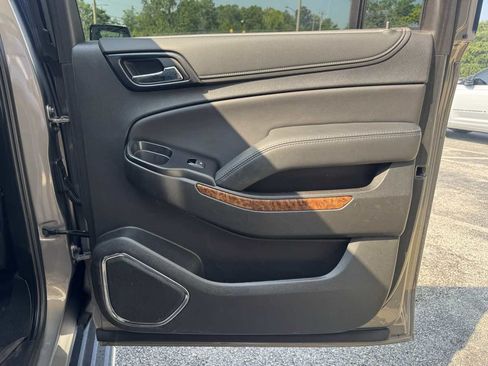 Used 2019 Chevrolet Suburban Premier RWD image 34