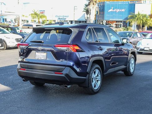 Used 2021 Toyota RAV4 XLE image 10