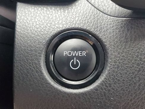 Used 2025 Toyota Camry XLE FWD image 31
