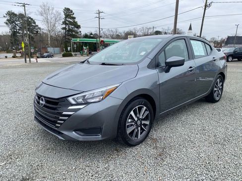 Used 2025 Nissan Versa SV image 7