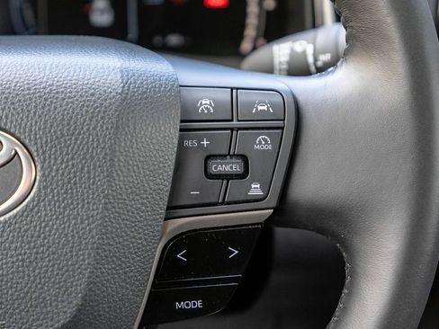 Used 2025 Toyota Camry LE image 17