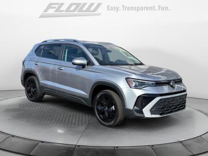 Certified 2025 Volkswagen Taos SE w/ Panoramic Sunroof Package
