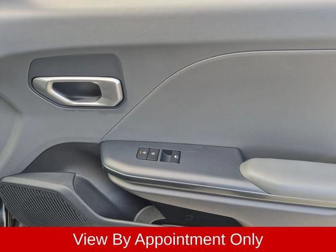 Used 2025 Kia K4 FWD image 32