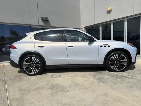Used 2025 Maserati Grecale Folgore AWD/4WD image 8