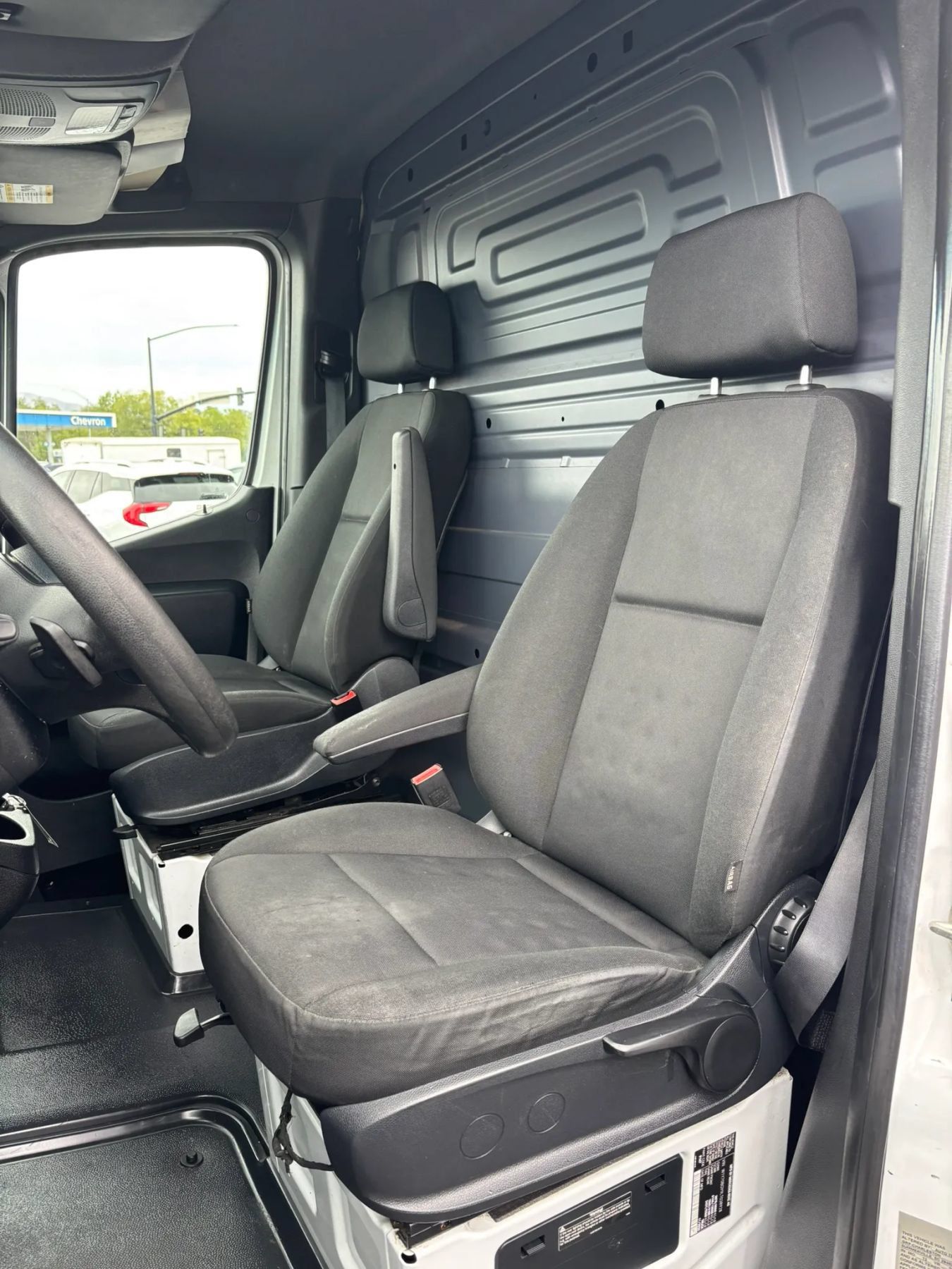 Used 2020 Mercedes-Benz Sprinter 1500 image 17