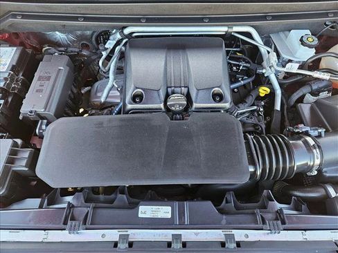 Certified 2024 GMC Canyon AT4 w/ Technology Package image 20