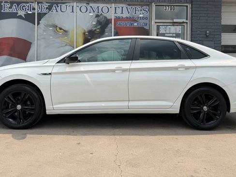 Used 2019 Volkswagen Jetta R-Line FWD image 6