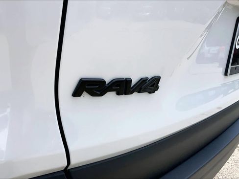 Used 2025 Toyota RAV4 XLE Premium AWD/4WD image 30
