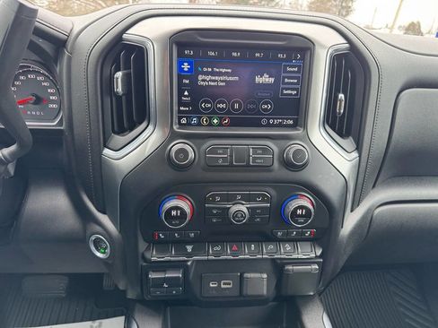 Used 2020 Chevrolet Silverado 2500 LTZ w/ LTZ Convenience Package image 7