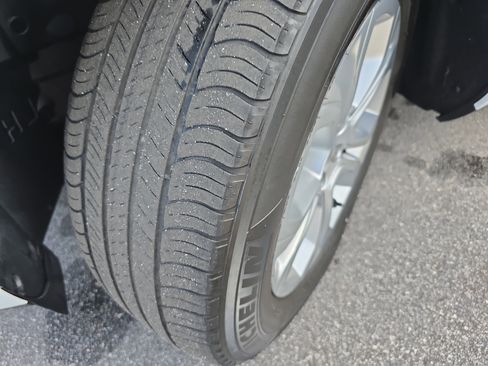 Used 2023 Land Rover Range Rover Evoque S image 32