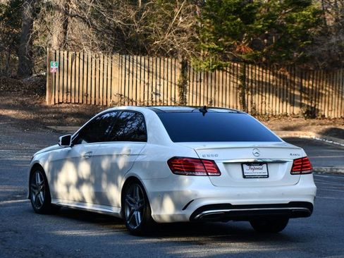 Used 2014 Mercedes-Benz E 550 4MATIC Sedan image 4