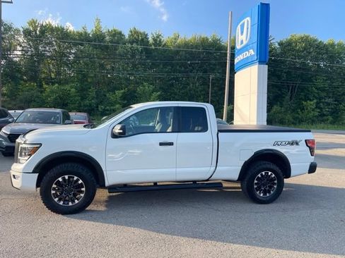 Used 2020 Nissan Titan PRO-4X AWD/4WD image 3
