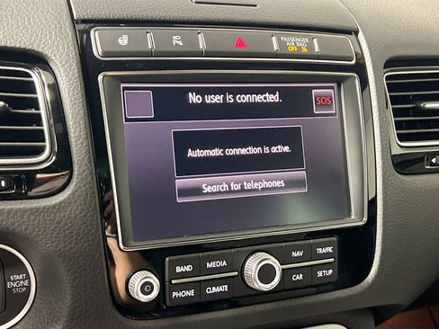 Used 2017 Volkswagen Touareg Wolfsburg Edition image 28