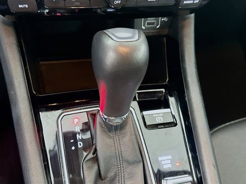 Used 2025 Jeep Compass Limited image 24