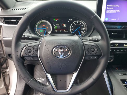 Certified 2023 Toyota Venza XLE image 30