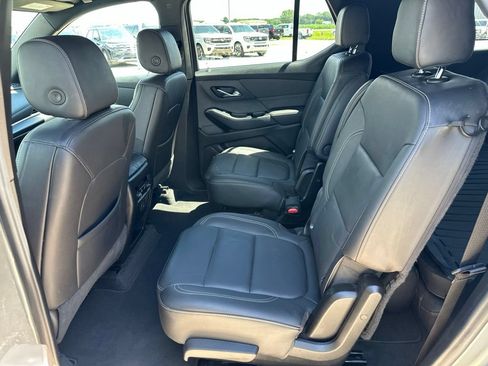 Used 2023 Chevrolet Traverse LT FWD image 22