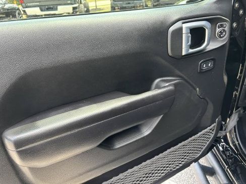 Used 2021 Jeep Wrangler Rubicon AWD/4WD image 7