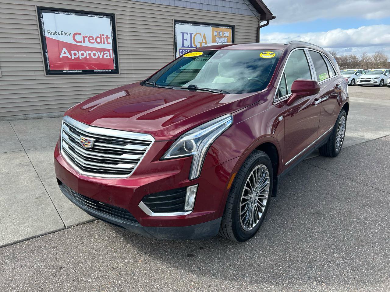 Used 2017 Cadillac XT5 Luxury w/ Driver Awareness Package FWD image 1