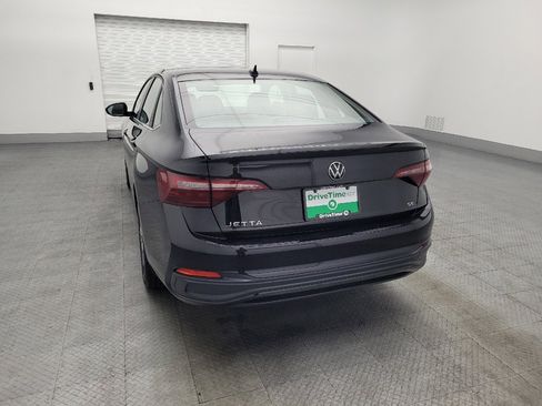 Used 2024 Volkswagen Jetta SE image 6