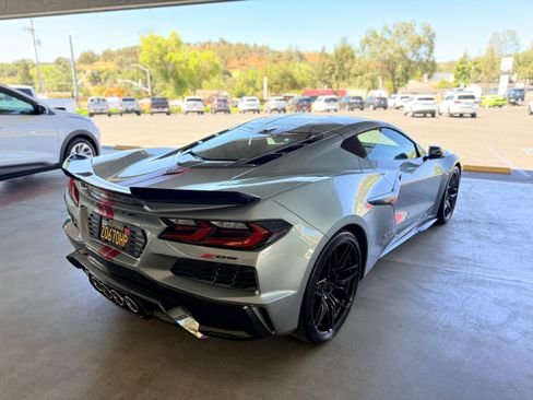 Used 2023 Chevrolet Corvette Z06 RWD image 6