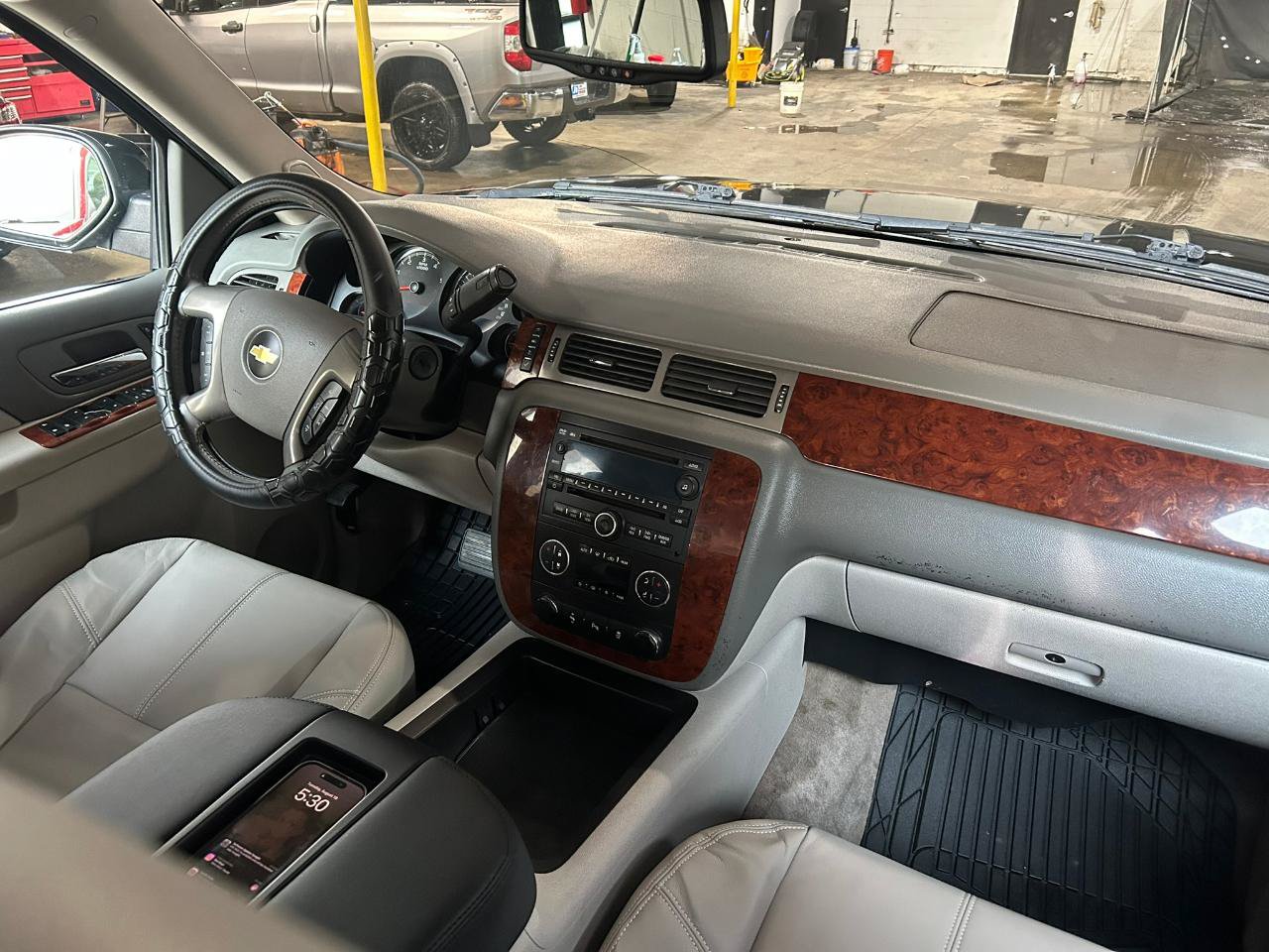 Used 2012 Chevrolet Suburban LT w/ Luxury Package AWD/4WD image 15