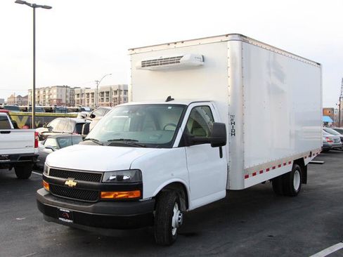Used 2024 Chevrolet Express 3500 w/ Power Convenience Package image 3