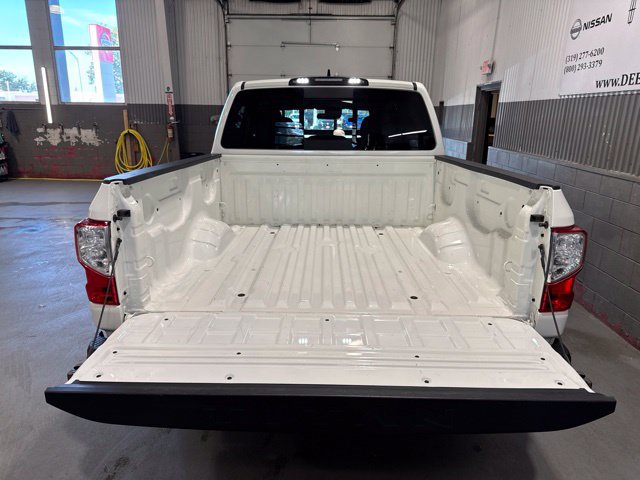 Used 2024 Nissan Titan SV AWD/4WD image 13
