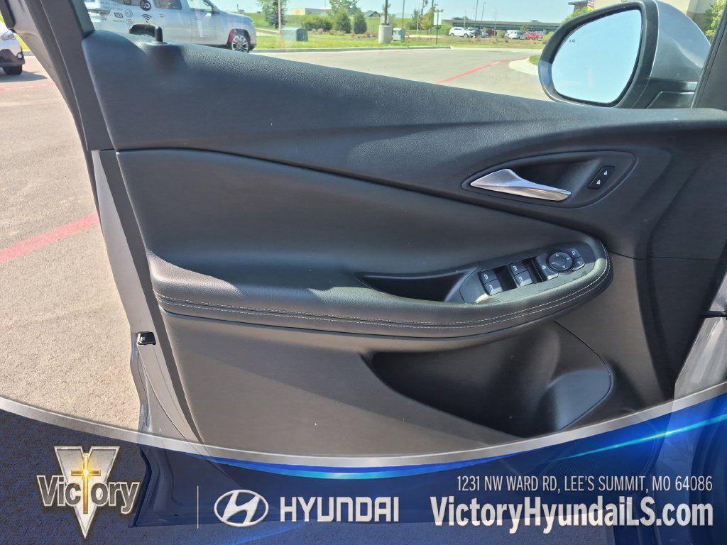 Used 2024 Buick Encore GX Sport Touring FWD image 10