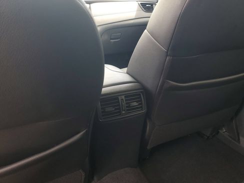 Used 2019 Nissan Rogue SL w/ Premium Package FWD image 18