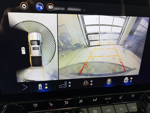 Certified 2025 Chevrolet Colorado ZR2 w/ Midnight Edition image 28