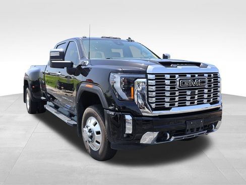 Used 2024 GMC Sierra 3500 Denali w/ Denali Reserve Package AWD/4WD image 17