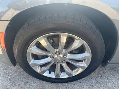 Used 2019 Chrysler 300 Touring L w/ Quick Order Package 22F AWD/4WD image 23