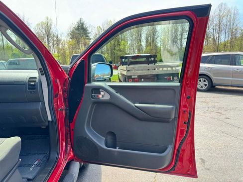 Used 2006 Nissan Frontier NISMO w/ (J01) Sunroof Pkg image 13