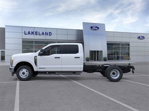 Used 2026 Ford F350 XL w/ XL Chrome Package image 4