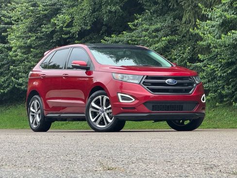 Used 2017 Ford Edge Sport w/ Technology Package AWD/4WD image 2