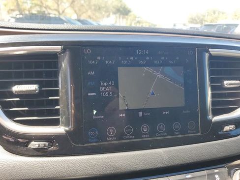 Used 2019 Chrysler Pacifica Touring-L Plus image 25