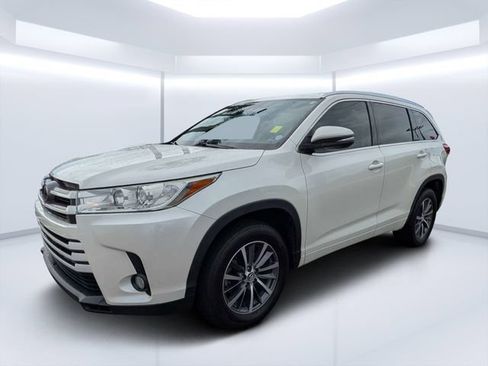 Used 2018 Toyota Highlander XLE FWD image 7