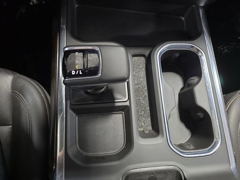 Used 2025 Chevrolet Silverado 1500 LT Trail Boss w/ Convenience Package II AWD/4WD image 25