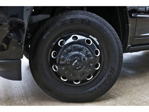 Used 2025 RAM 3500 Laramie AWD/4WD image 31