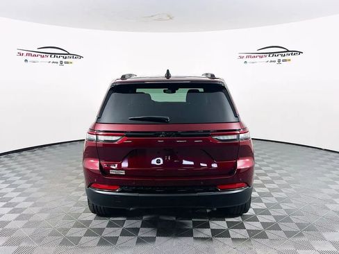 Used 2024 Jeep Grand Cherokee Altitude AWD/4WD image 7