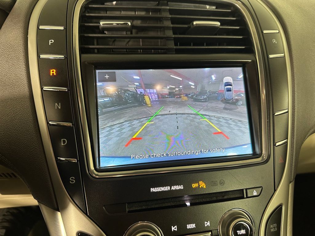 Used 2019 Lincoln Nautilus Premier AWD/4WD image 18