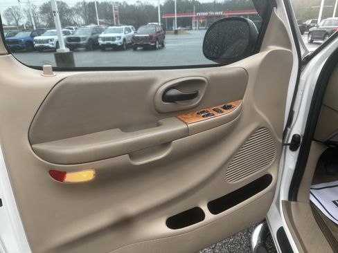 Used 2002 Ford F150 XLT image 11