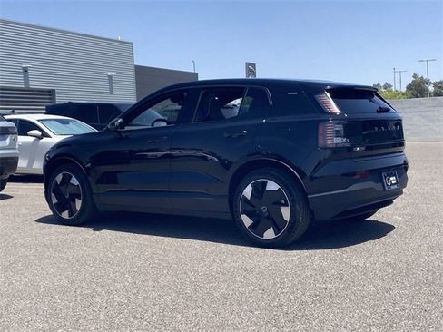 New 2025 Volvo EX30 Plus w/ Protection Package Premier image 9