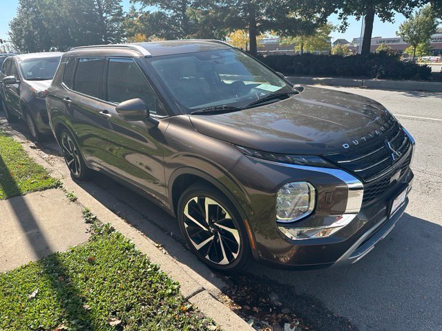 Used 2022 Mitsubishi Outlander SEL AWD/4WD image 3