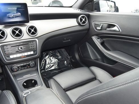 Used 2019 Mercedes-Benz CLA 250 4MATIC image 31